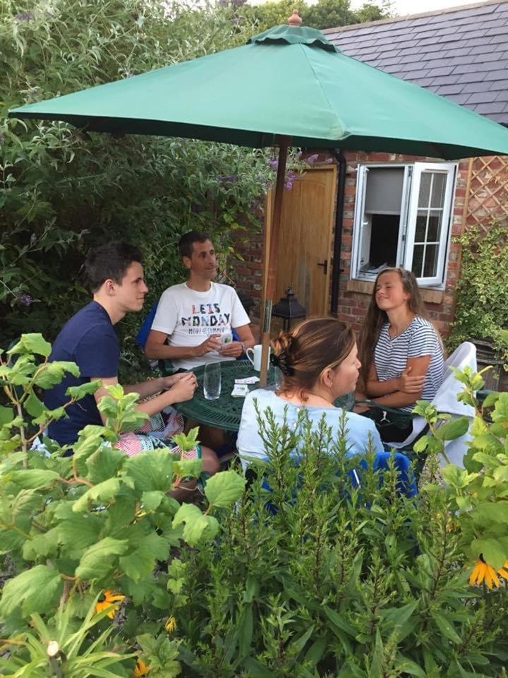 Centre Village 2 Bedroom Cottage - The Byre Pewsey 外观 照片